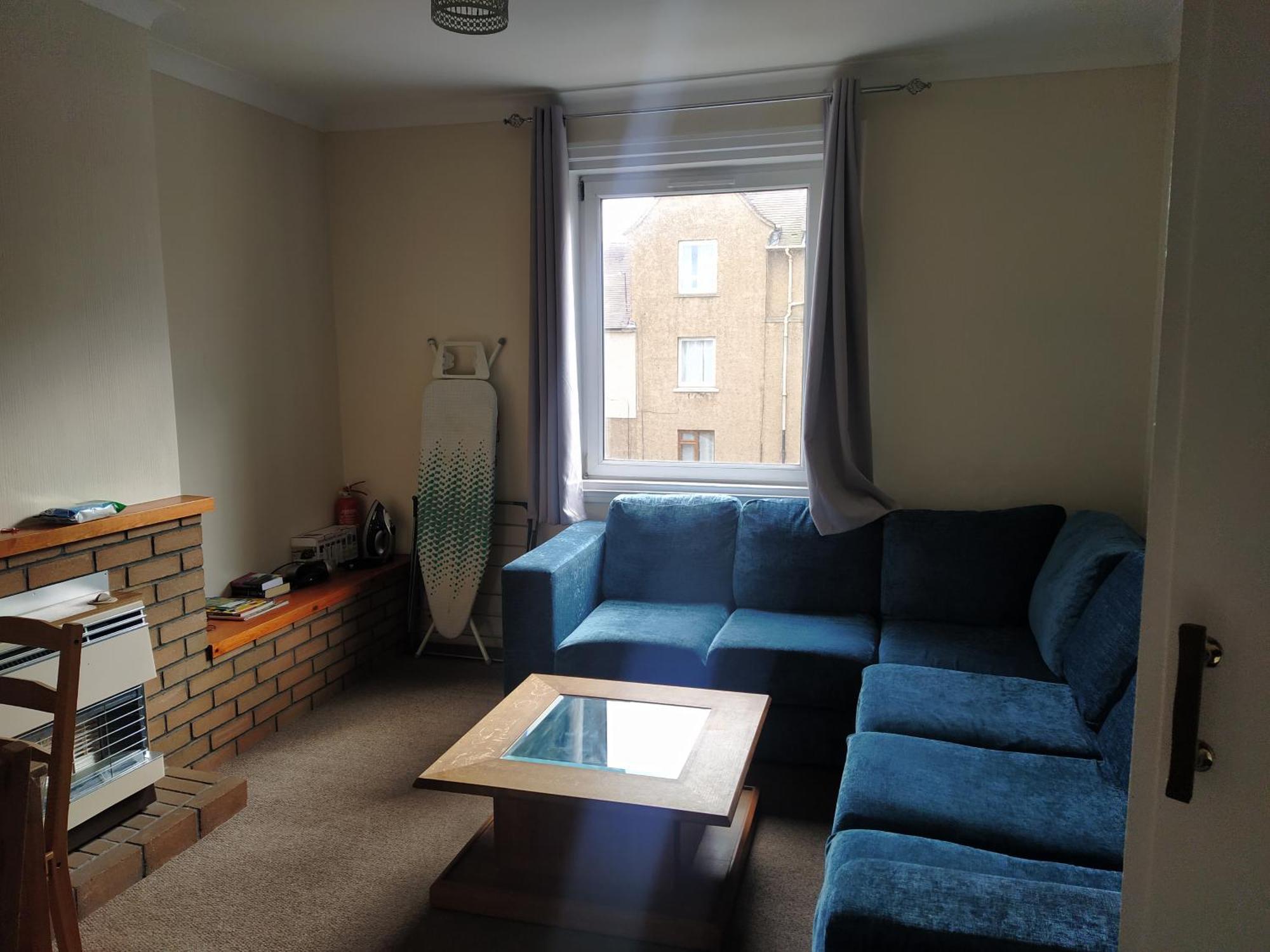 Self Catering 2 Bedroom Flat, Frequent Buses, 1-Minute Walk To Bus Stop, 20 Minutes To City Center Edinburgh Exterior photo